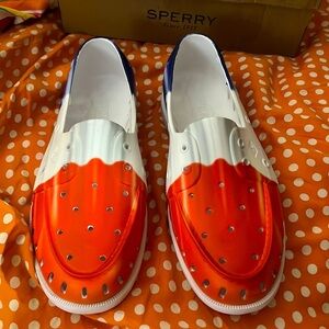 NIB sperry firecracker loafers
size: 12M